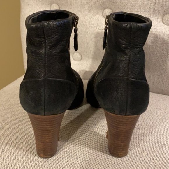 Cole Haan Black Leather Ankle Boots Zip Shoes - Size 7 - Picture 4 of 10